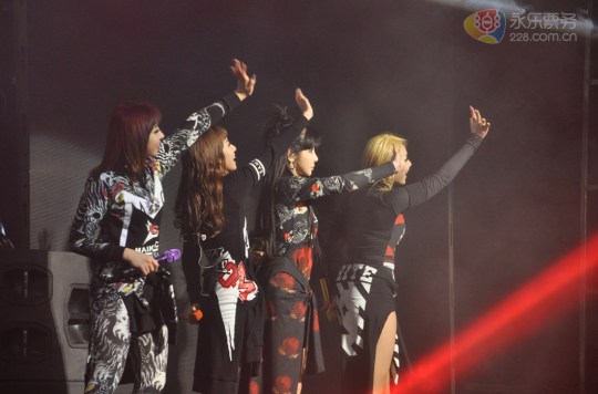 a52b363dtw1efn3ht2nlxj20tf0jftng