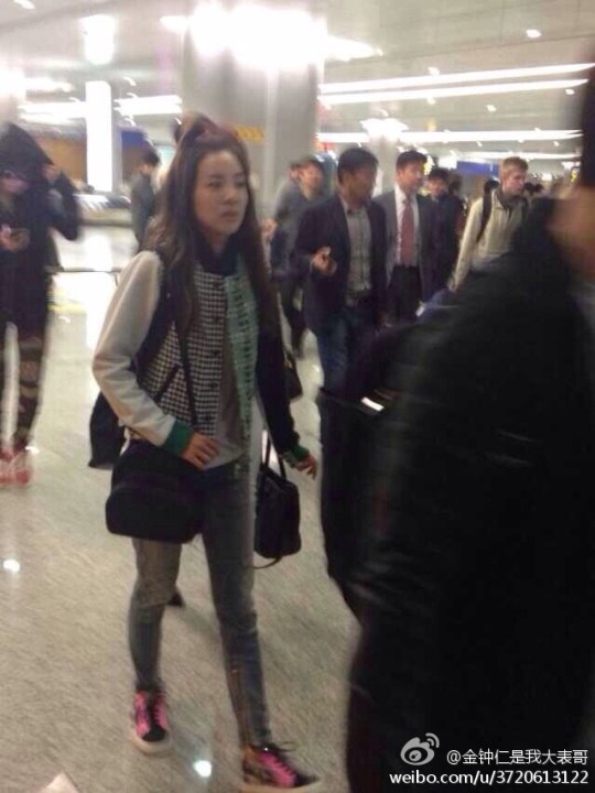 ddc40d02jw1efae1qyfeaj20hs0nq40f