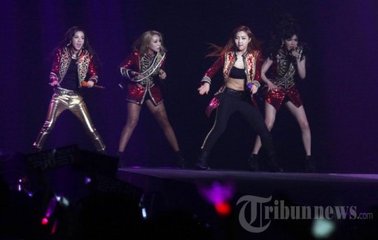 20140608_204809_2ne1-world-tour-in-indonesia-2014