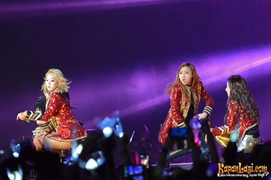 2ne1-030