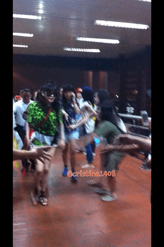 airport-leaving-2ne1-indonesia-1