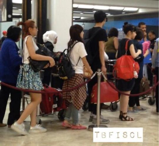 airport-leaving-2ne1-indonesia-7