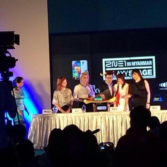 2ne1-press-conference-in-myanmar-8