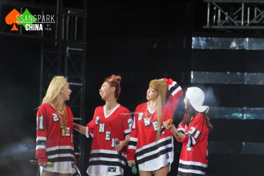 005AkMIojw1ejw160cezij34002o0u0y