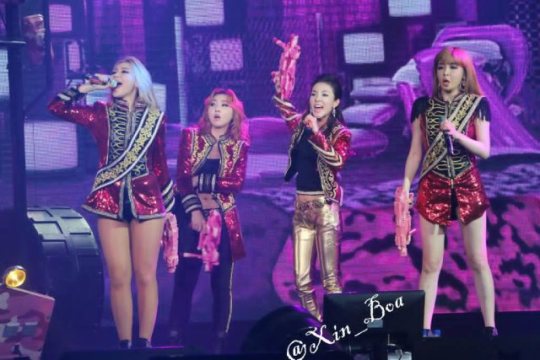 2ne1-431