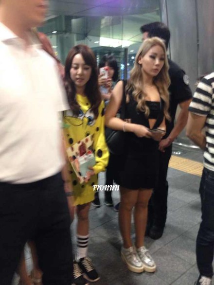 6d9a66bfjw1ejw3u8moz7j20hs0npn0p