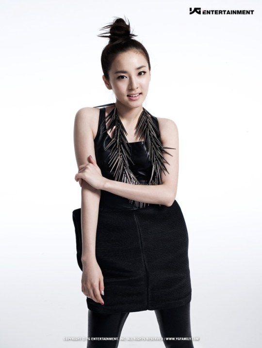 gallery_2ne1_1st_mini_10