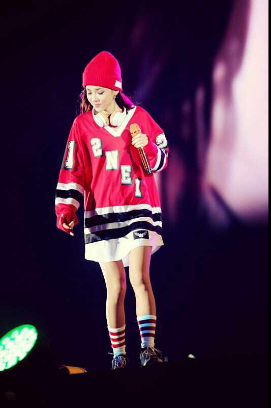 005w2vpsjw1elijc2tqs1j30et0m80t4