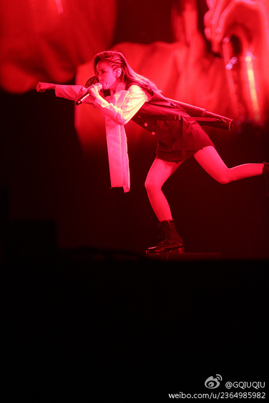 8cf6d27ejw1elhztoxupwj20et0m8407