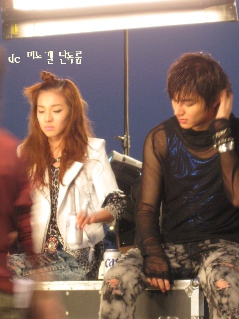 1253728582_200909240257020776245201_0