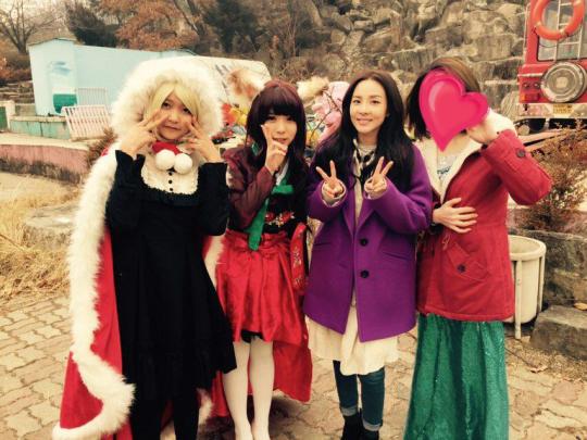 B9eE7gKCAAAYOHj.jpg large