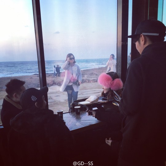 7522a5bdgw1ezcfck2724j22c02c04qp