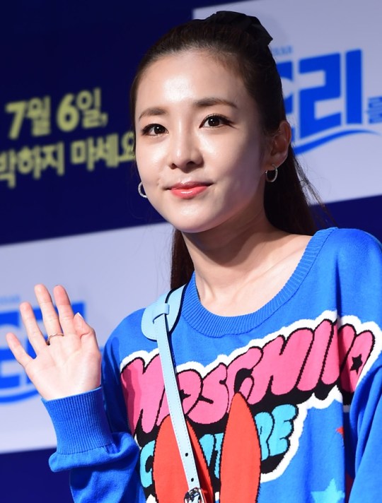 투애니원 산다라박이 2일 오후 서울 롯데시네마 월드타워점에서 열린 영화 ‘도리를 찾아서’ 스페셜 시사회에 참석해 사랑스러운 매력을 발산하고 있다.