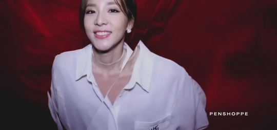 sandara-park-and-mario-maurer-holiday-2016-youtube-1080p-mp4_000008708