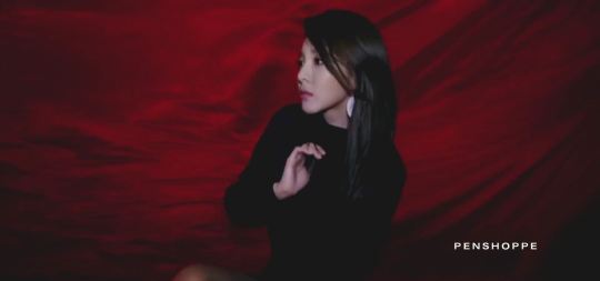 sandara-park-and-mario-maurer-holiday-2016-youtube-1080p-mp4_000030375